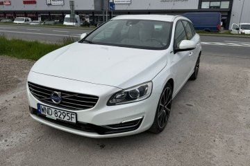 Volvo V60 D6 AWD Plug-in Hybrid Summum