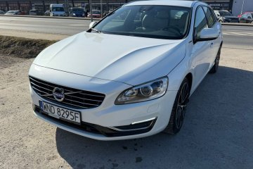 Volvo V60 D6 AWD Plug-in Hybrid Momentum